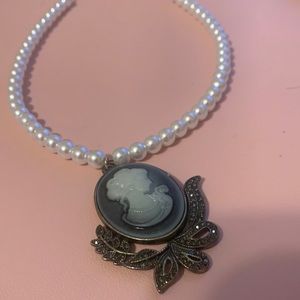 Victorian Pearl pendant necklace